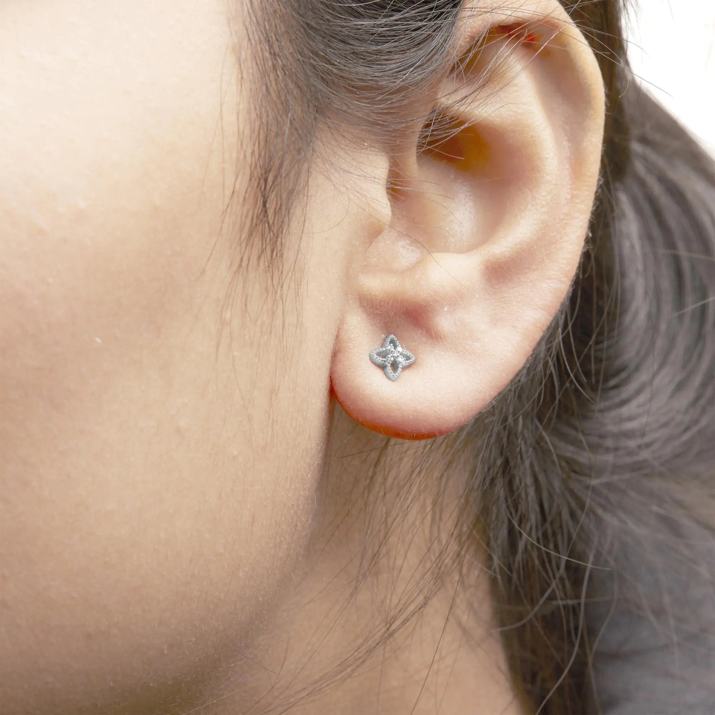 925 Sterling Silver Diamond Accent 4 Petal Flower Stud Earring (H-I Color, I1-I2 Clarity)