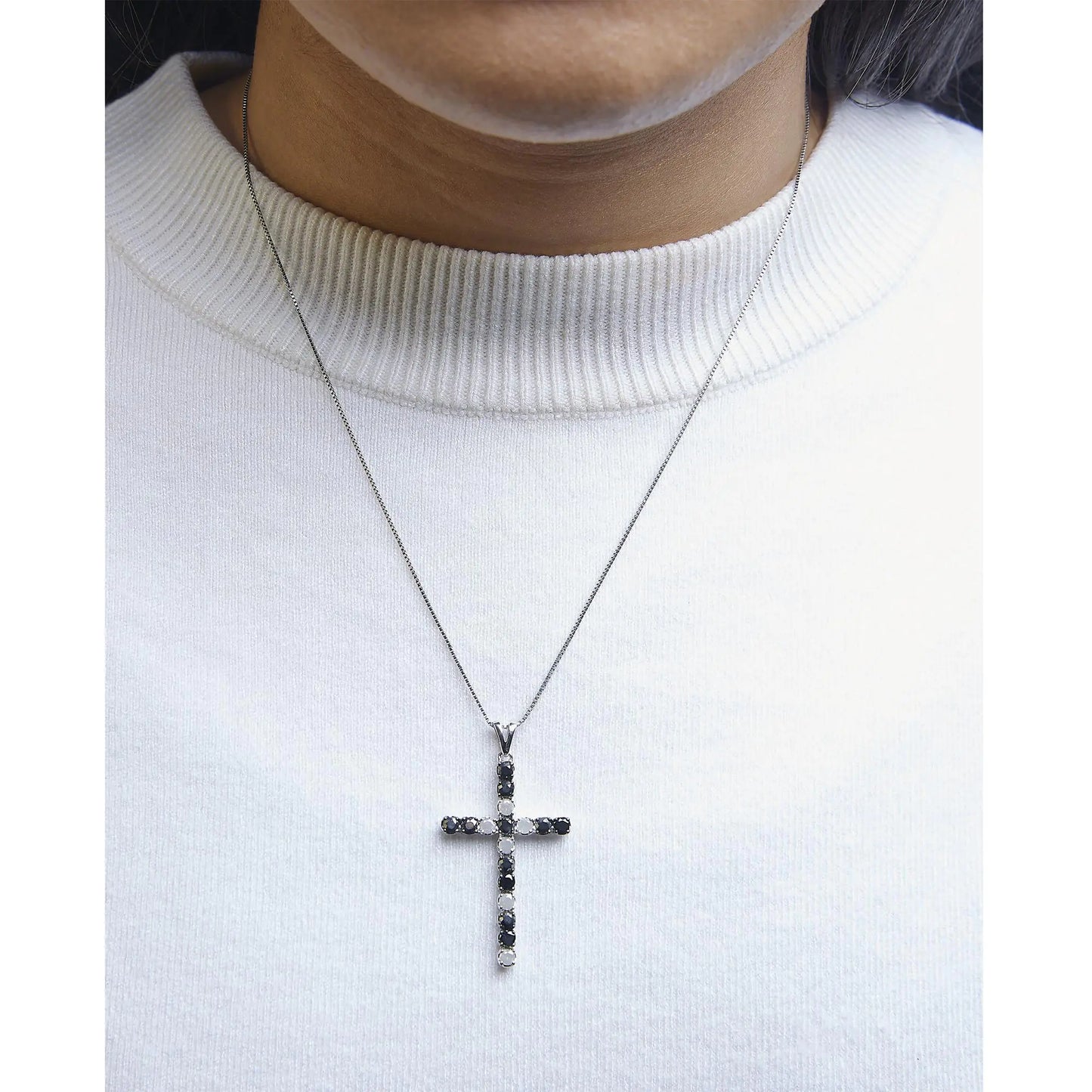 .925 Sterling Silver 1.0 Cttw Black and White Diamond Alternating Classic Cross 18" Pendant Necklace (Black/I-J Color, I3 Clarity)"
